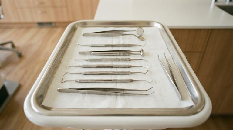 skrezhet-zubami-bruksizm3