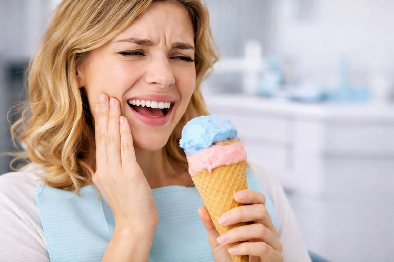 Зуб реагирует на холодное